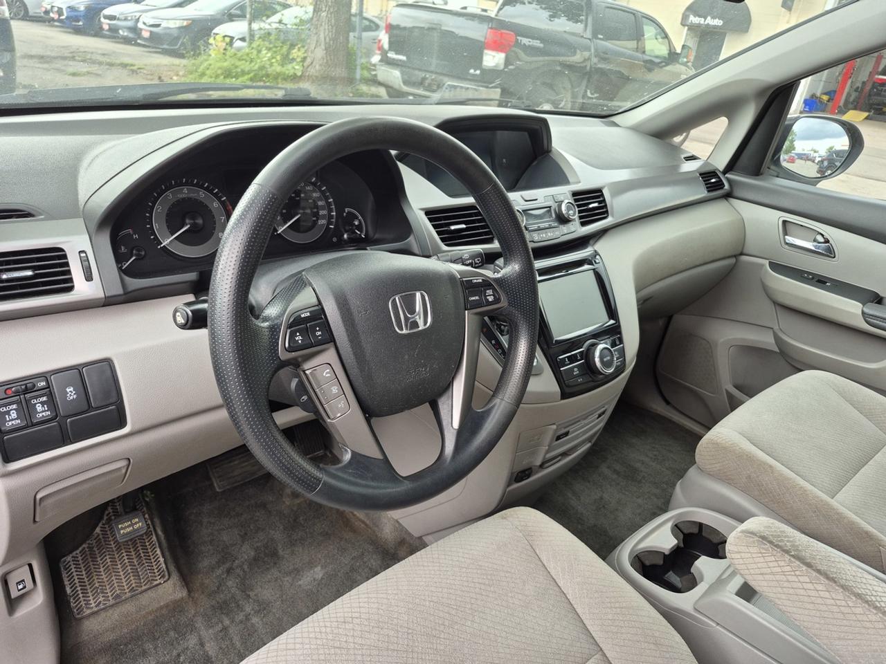 2016 Honda Odyssey EX Photo