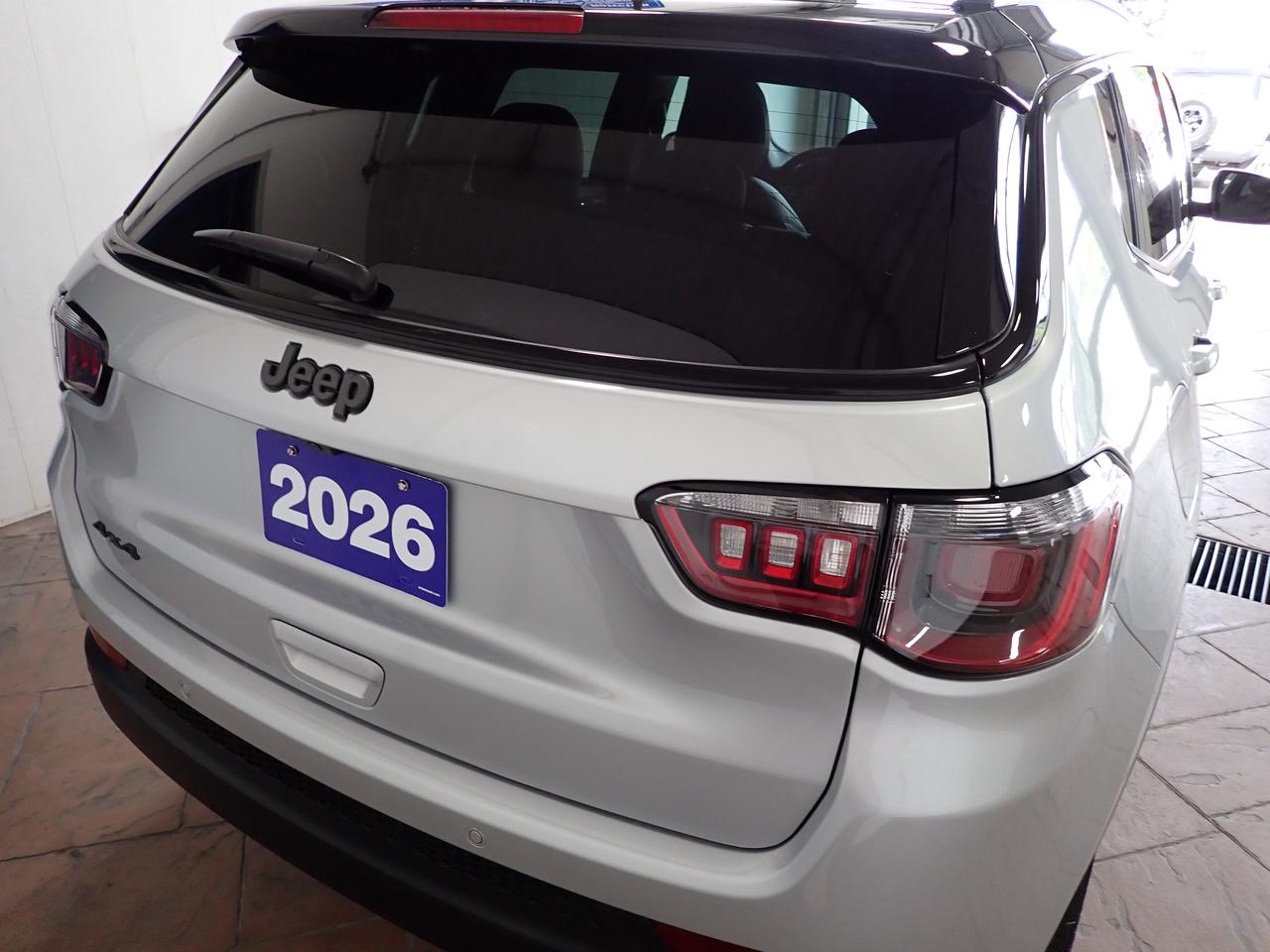 2026 Jeep Compass Limited 4X4 LEATHER NAVI SUNROOF Photo