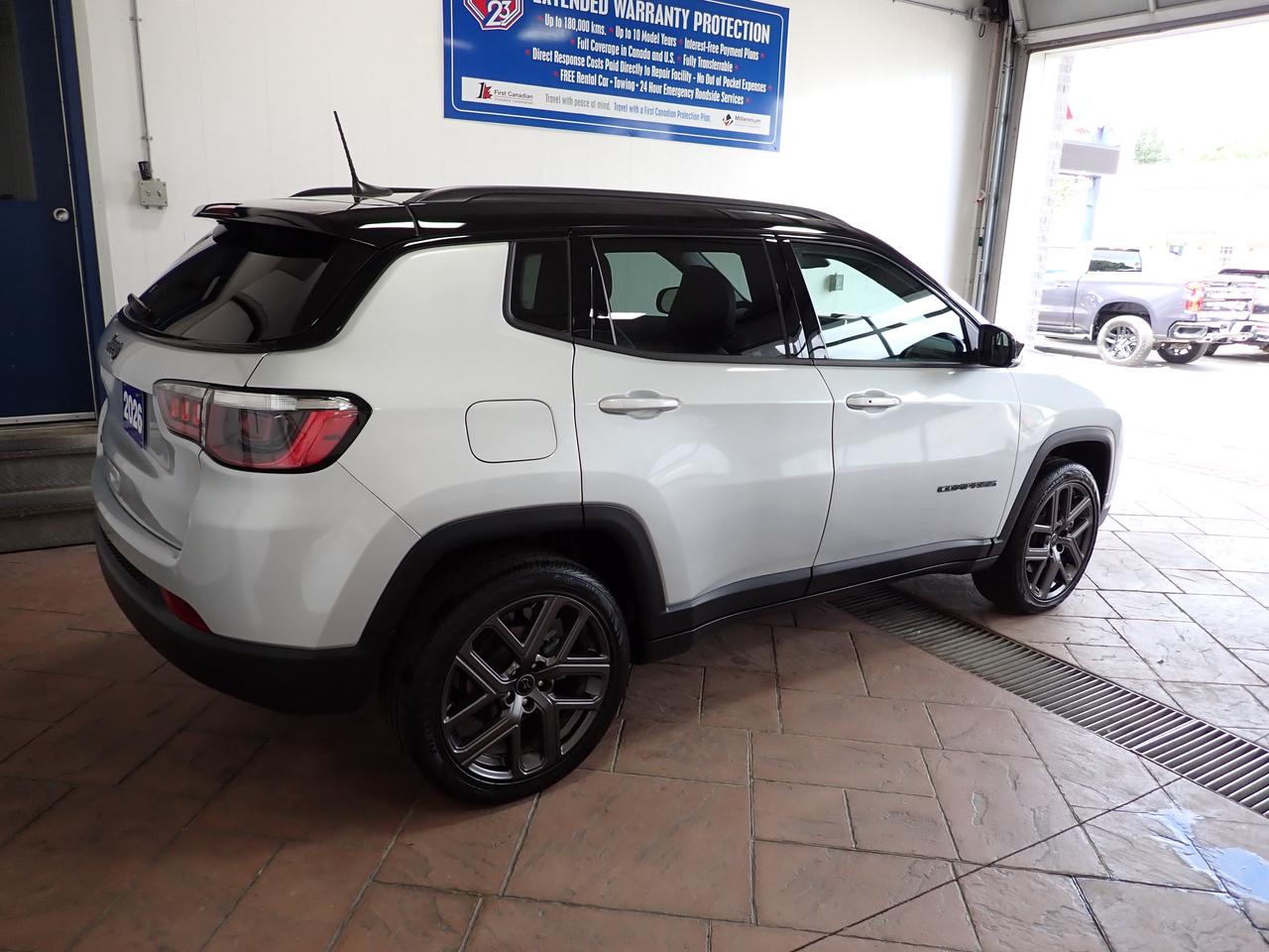 2026 Jeep Compass Limited 4X4 LEATHER NAVI SUNROOF Photo5