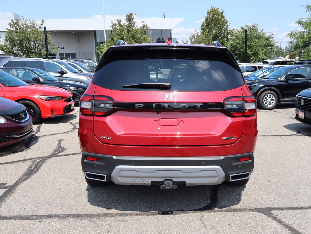 2025 Honda Pilot Touring 4dr All-Wheel Drive Photo3