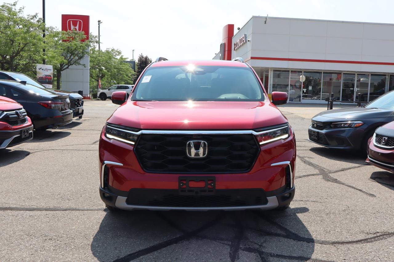 2025 Honda Pilot Touring 4dr All-Wheel Drive Photo
