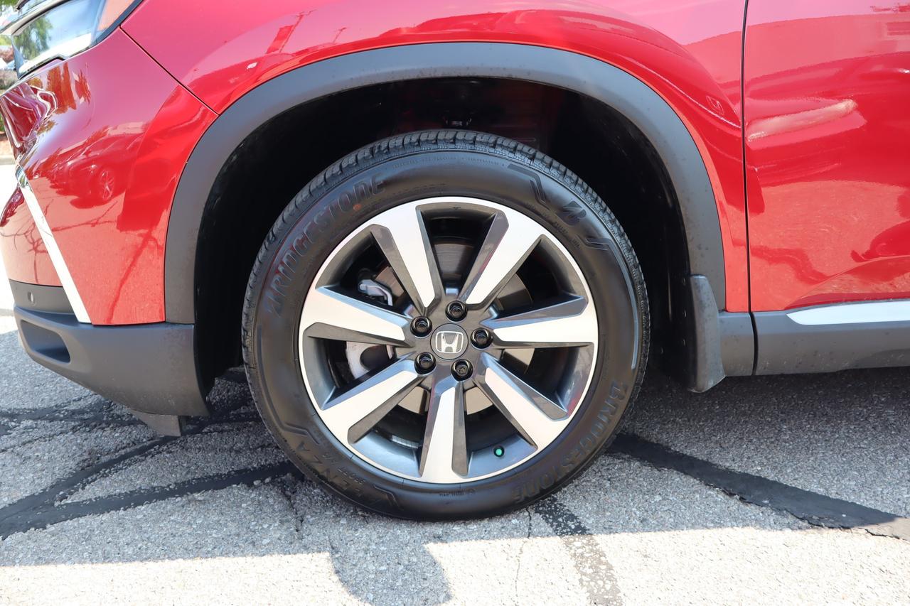 2025 Honda Pilot Touring 4dr All-Wheel Drive Photo
