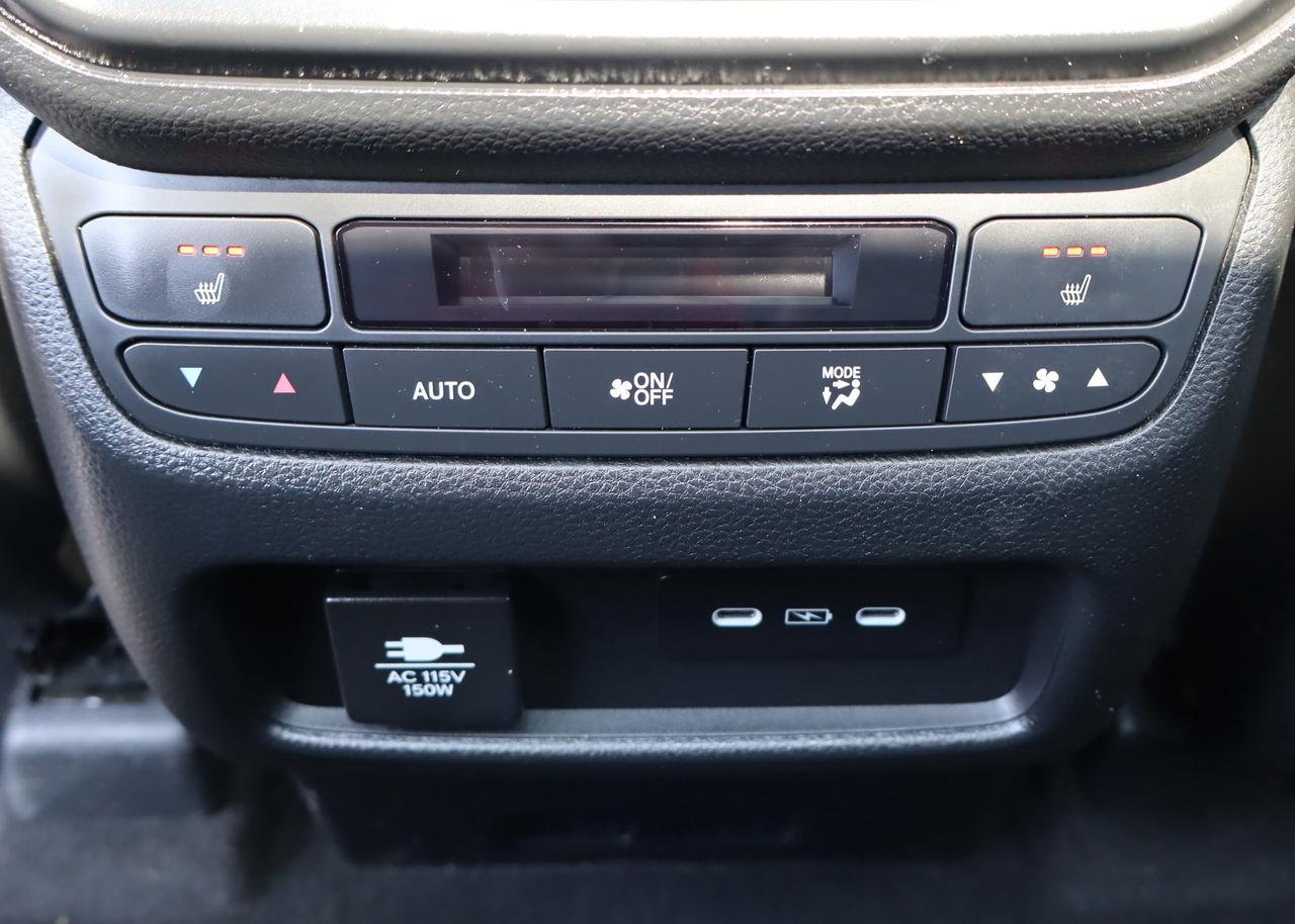 2025 Honda Pilot Touring 4dr All-Wheel Drive Photo