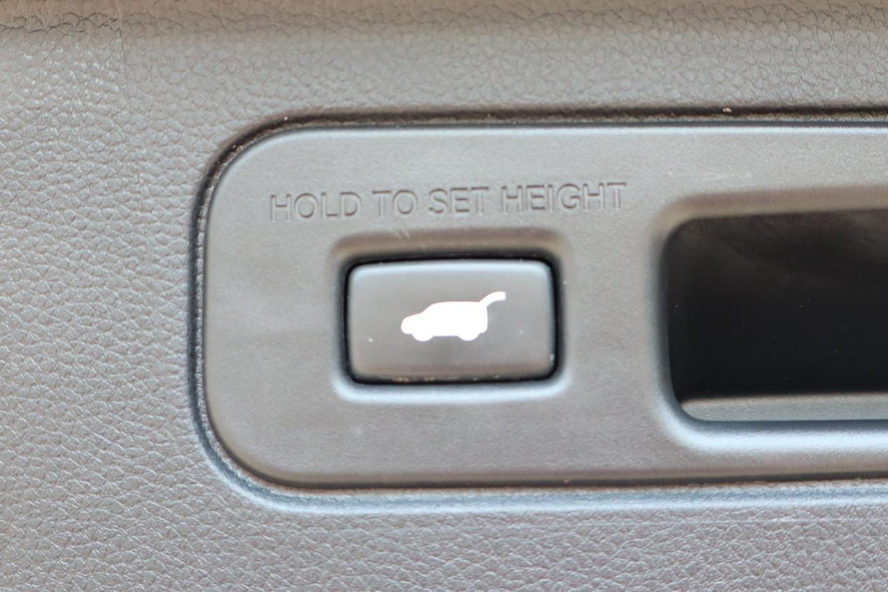 2025 Honda Pilot Touring 4dr All-Wheel Drive Photo