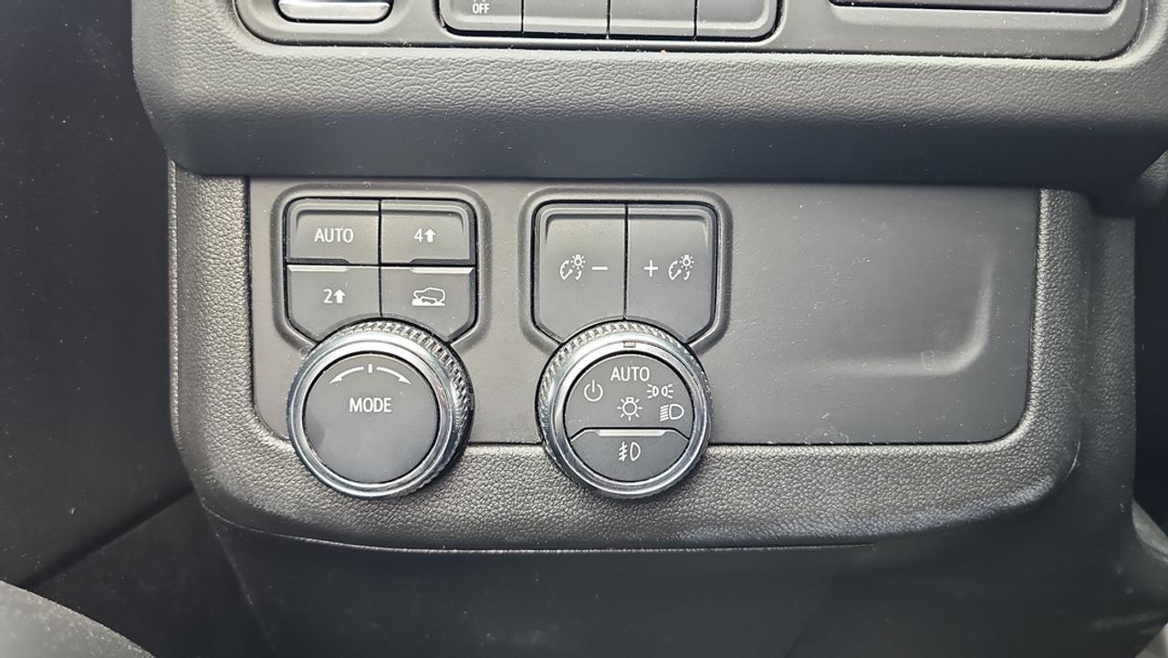 2024 GMC Yukon SLE XL 5.3L V8 Photo
