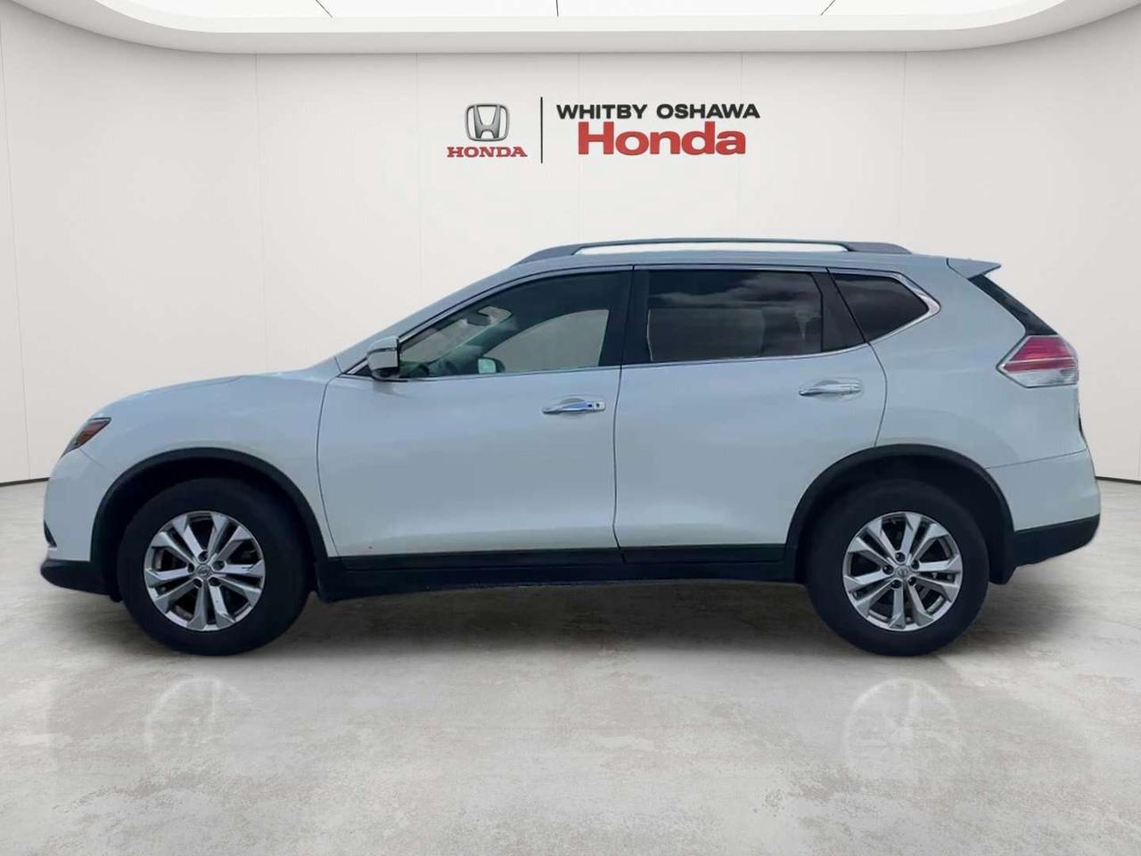 2016 Nissan Rogue SV Photo