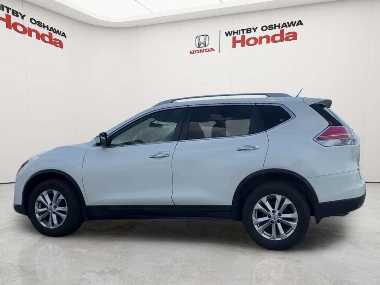 2016 Nissan Rogue SV Photo