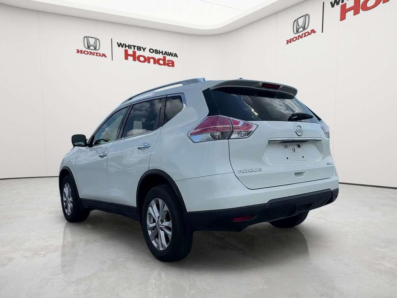 2016 Nissan Rogue SV Photo
