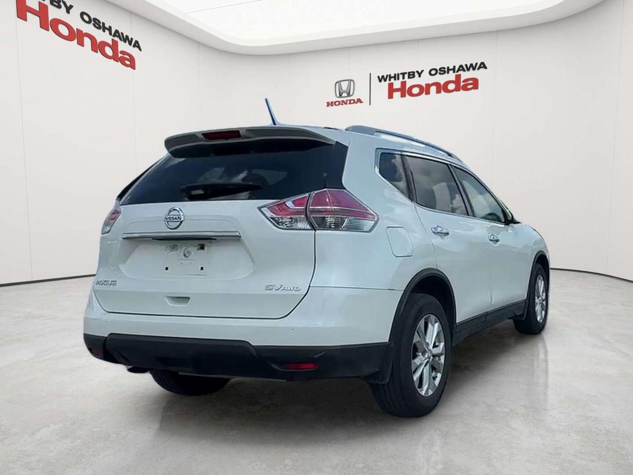 2016 Nissan Rogue SV Photo