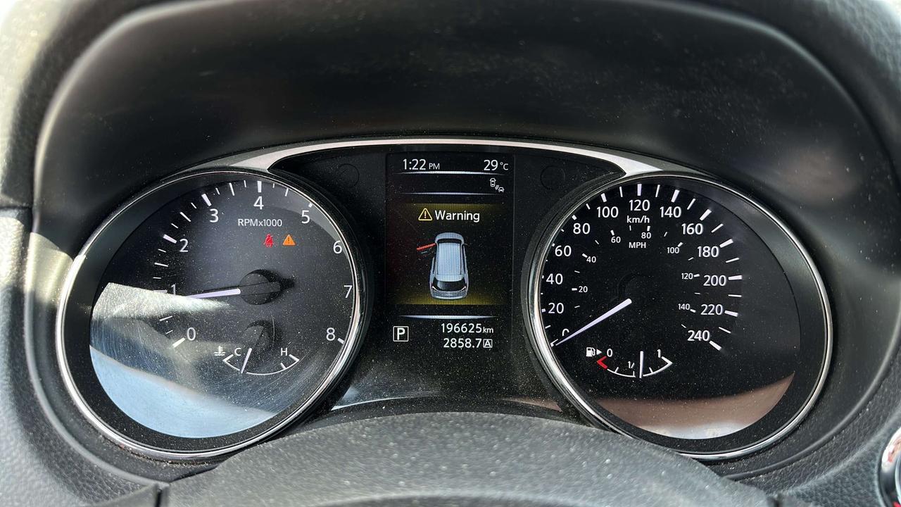 2016 Nissan Rogue SV Photo