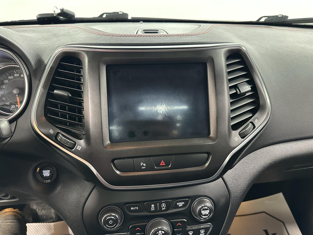 2019 Jeep Cherokee Trailhawk 4X4 Photo26