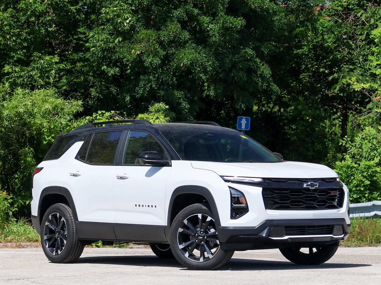 2027 Chevrolet Equinox AWD RS Photo5