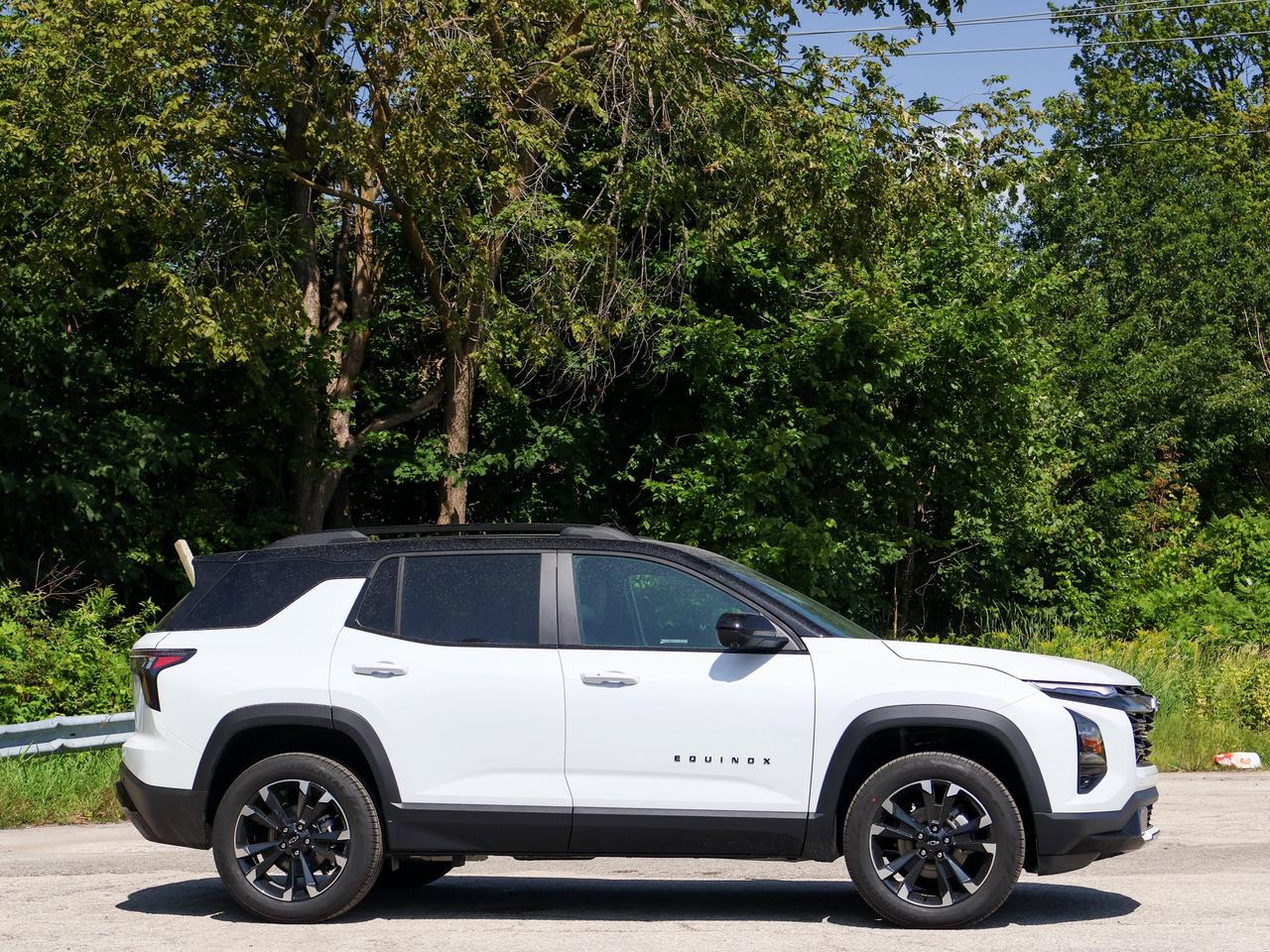 2027 Chevrolet Equinox AWD RS Photo