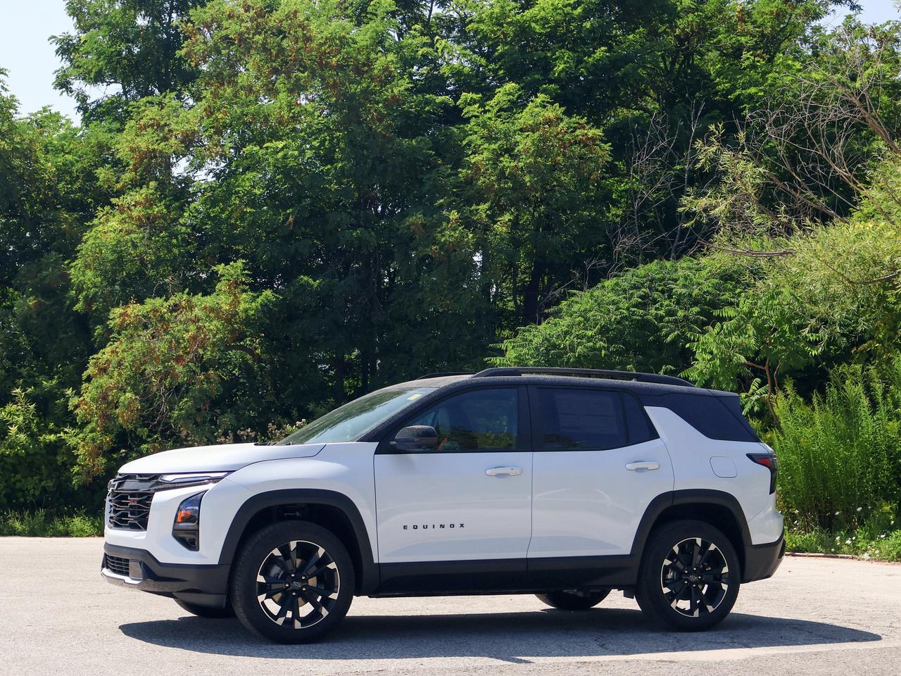 2027 Chevrolet Equinox AWD RS Photo