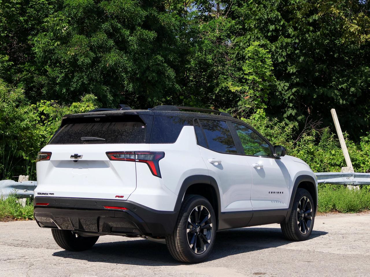 2027 Chevrolet Equinox AWD RS Photo