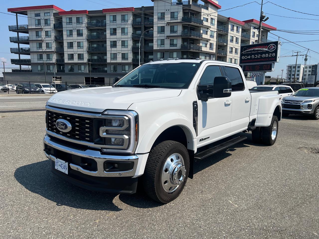 2026 Ford SUPER DUTY F-450 DRW LARIAT Photo