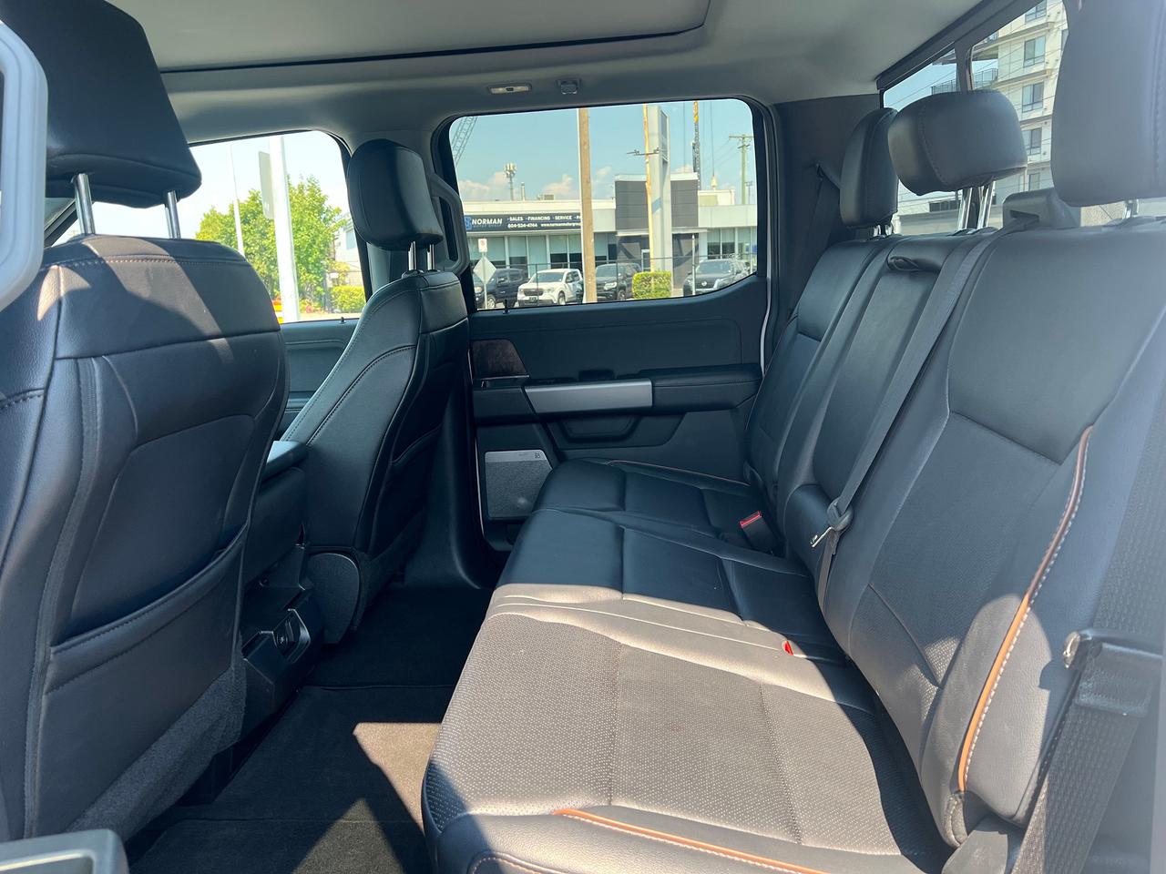 2026 Ford SUPER DUTY F-450 DRW LARIAT Photo
