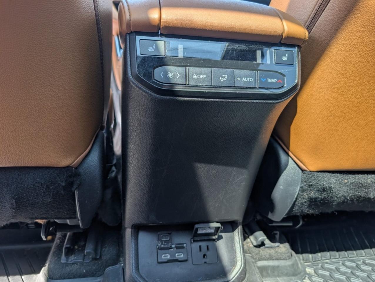 2023 Toyota Highlander PLATINUM AWD /7-PASSENGER/ FULLY LOADED Photo
