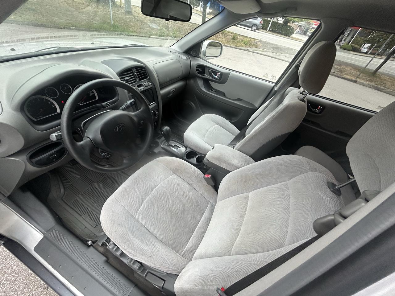 2006 Hyundai Santa Fe GL - Photo #9