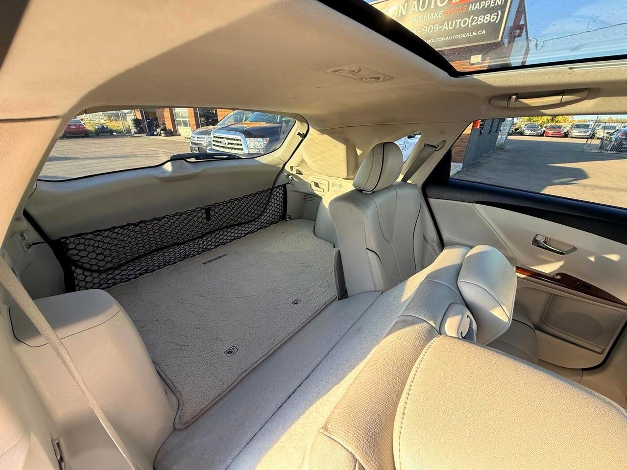 2010 Toyota Venza 4dr Wgn AWD Premium Package Photo5