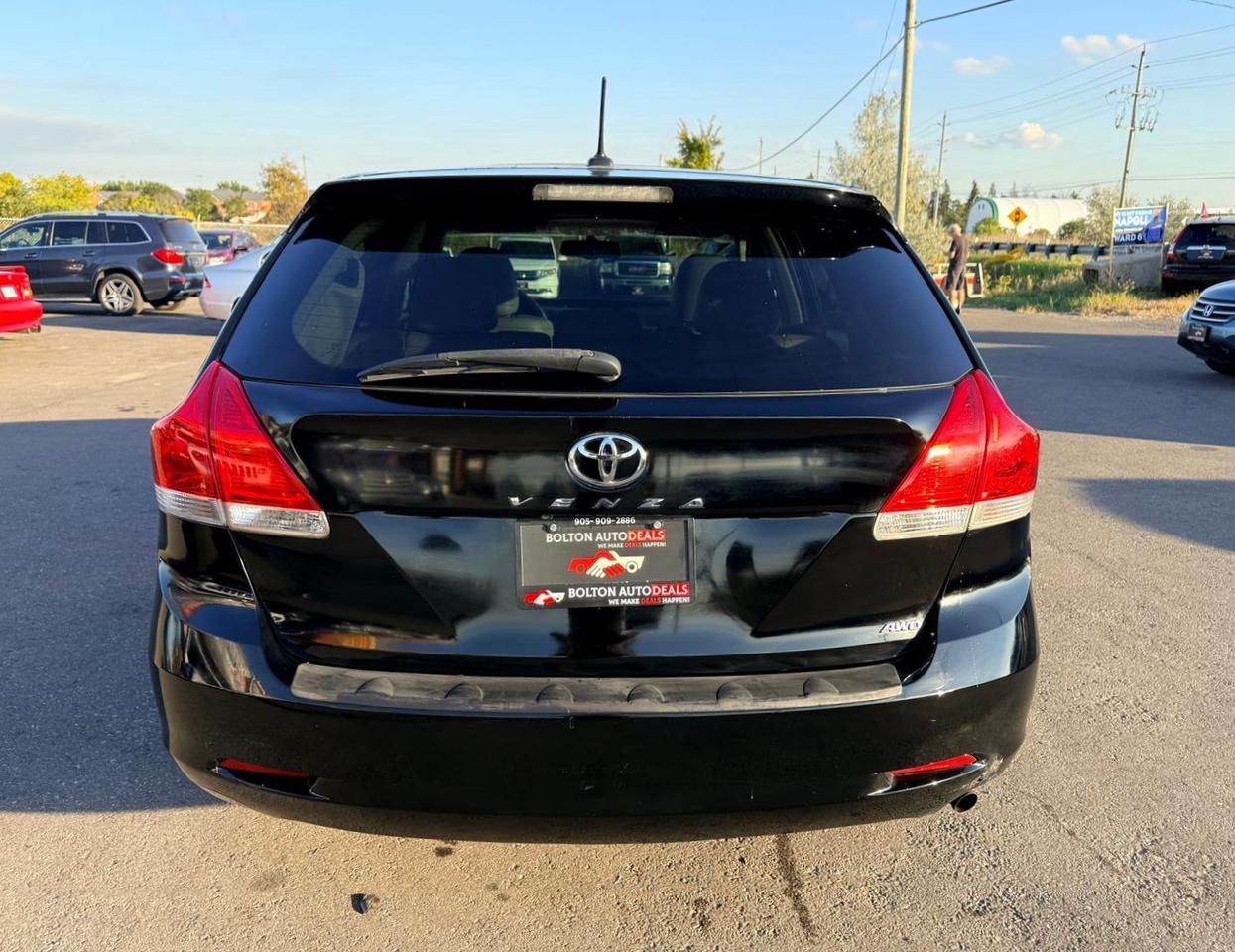 2010 Toyota Venza 4dr Wgn AWD Premium Package Photo