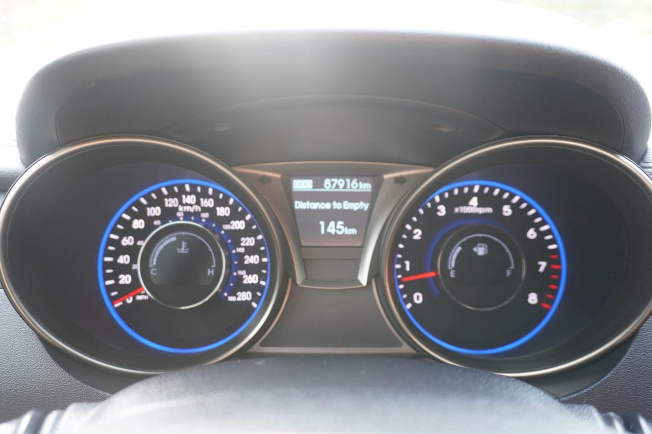 2016 Hyundai Genesis GT / 6 SPEED MANUAL / BREMBO'S / LOW KM'S / V6 / IMMACULATE SHAPE Photo