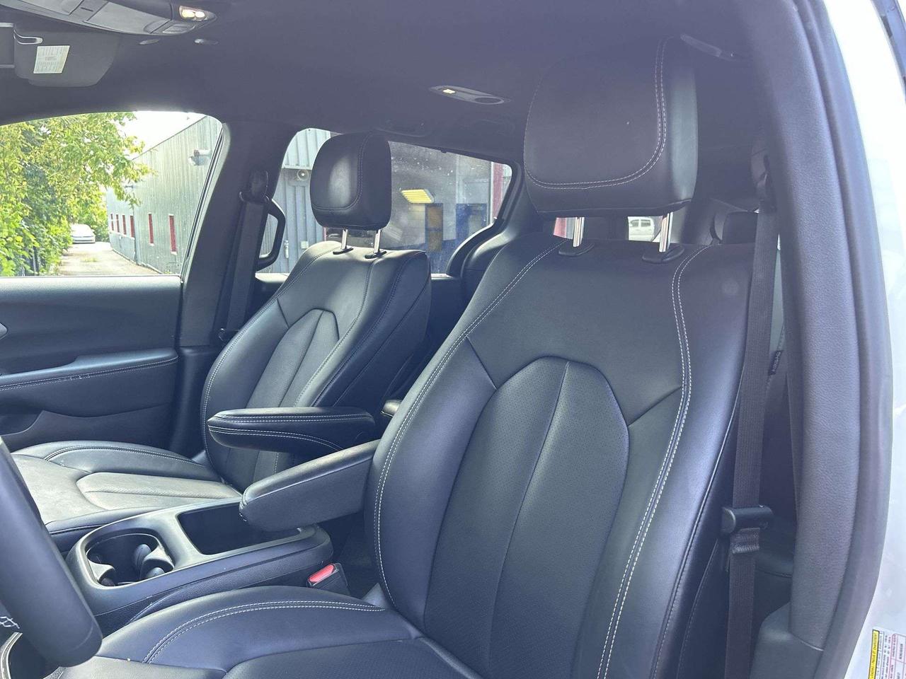 2025 Chrysler Pacifica 7 PASS | HTD LEATHER | CARPLAY | REMOTE START Photo