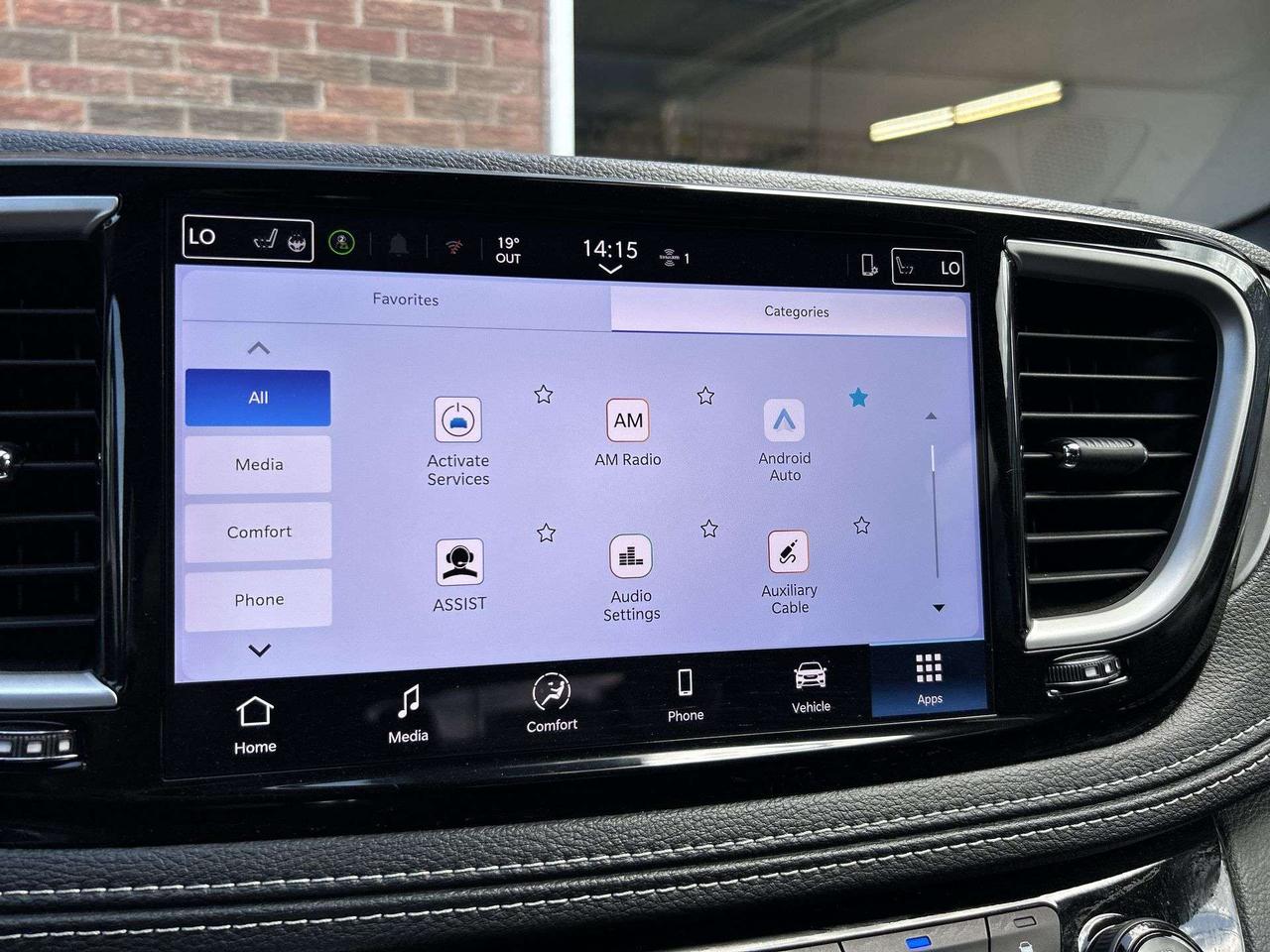 2025 Chrysler Pacifica 7 PASS | HTD LEATHER | CARPLAY | REMOTE START Photo2