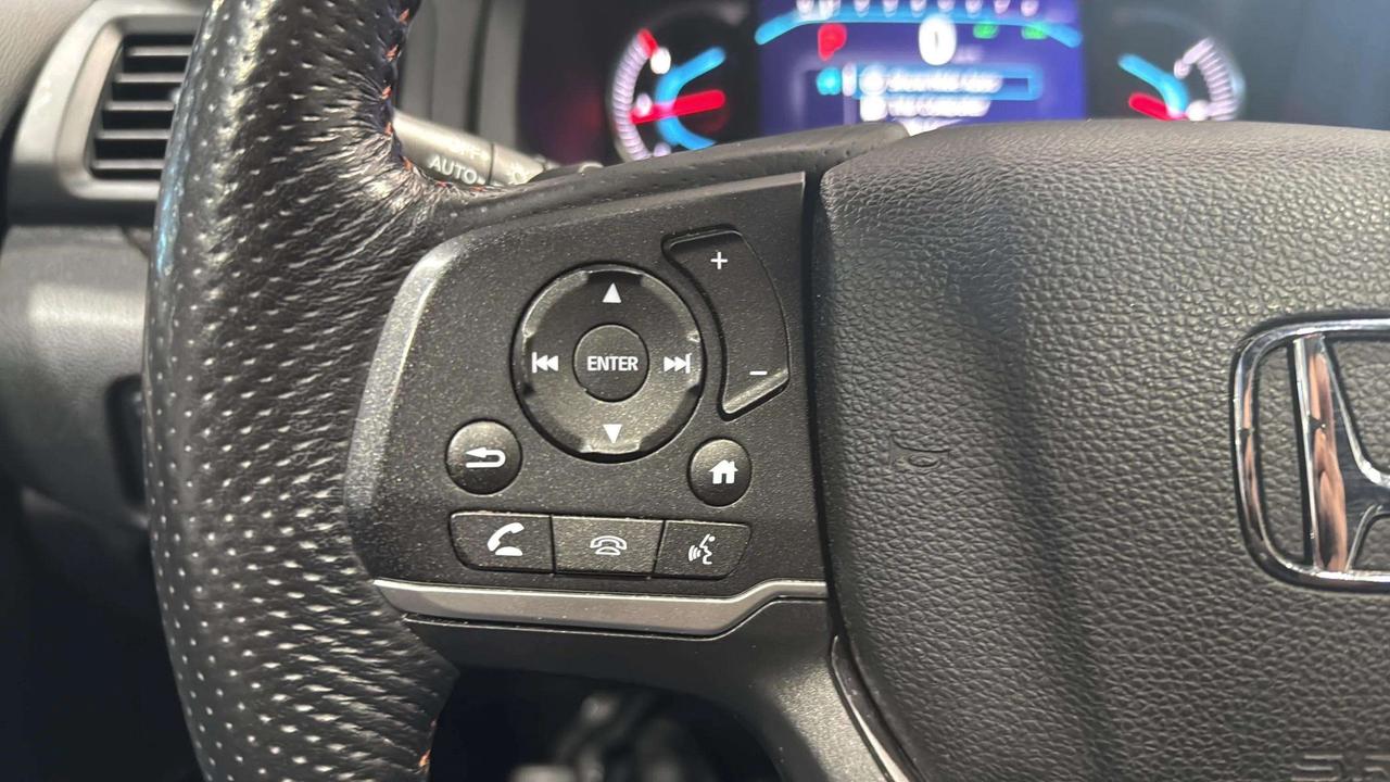 2022 Honda Pilot TRAILSPORT | CLEAN CARFAX | 1OWNER | CARPLAY Photo