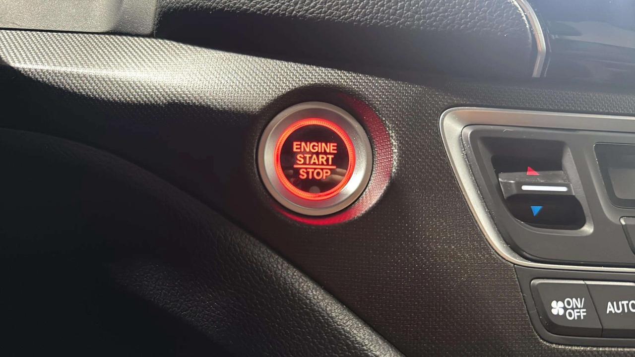 2022 Honda Pilot TRAILSPORT | CLEAN CARFAX | 1OWNER | CARPLAY Photo