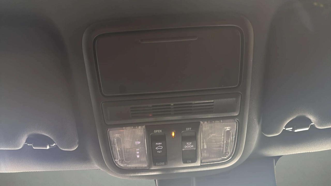 2022 Honda Pilot TRAILSPORT | CLEAN CARFAX | 1OWNER | CARPLAY Photo