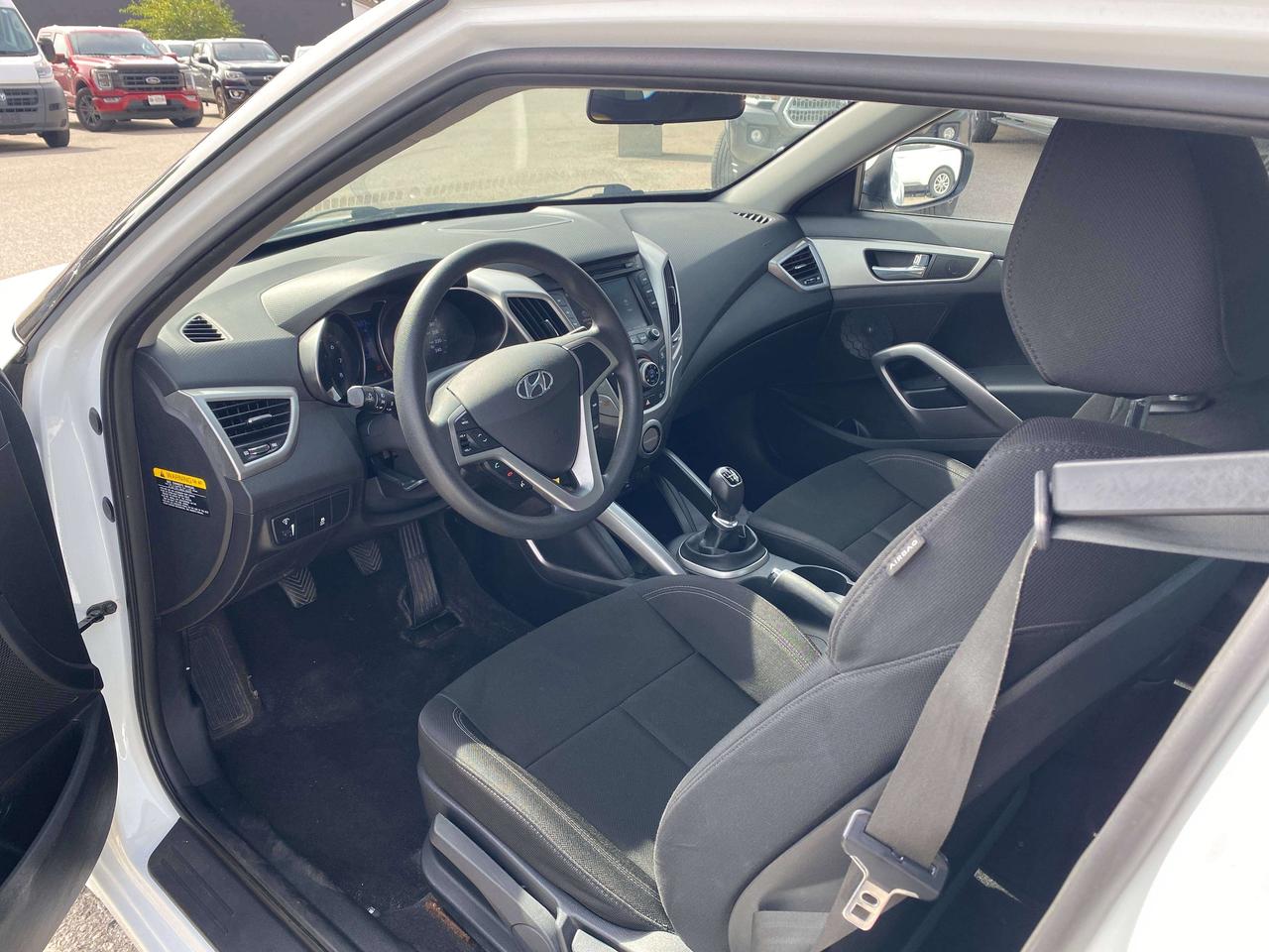 2016 Hyundai Veloster  Photo