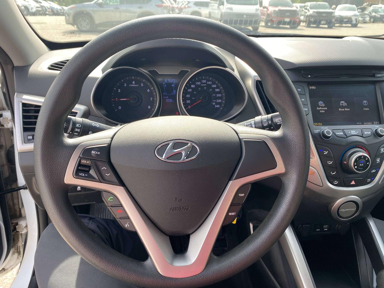 2016 Hyundai Veloster  Photo