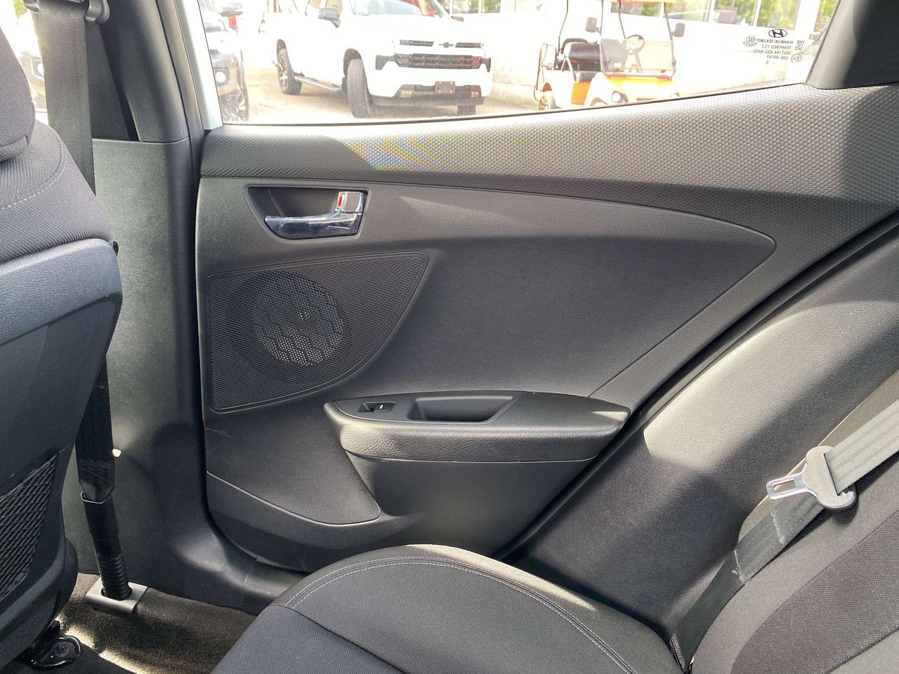 2016 Hyundai Veloster  - Photo #14