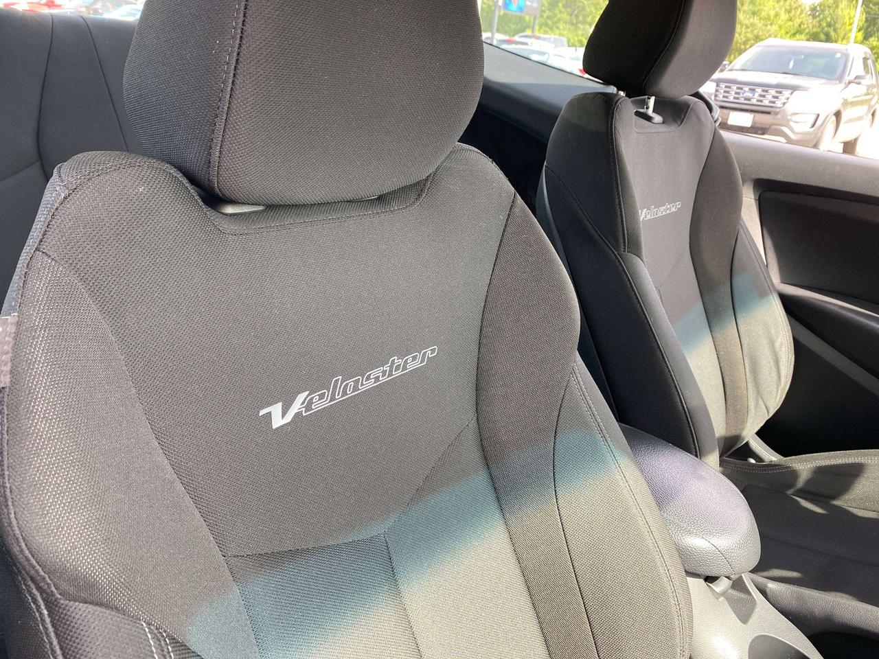 2016 Hyundai Veloster  - Photo #19