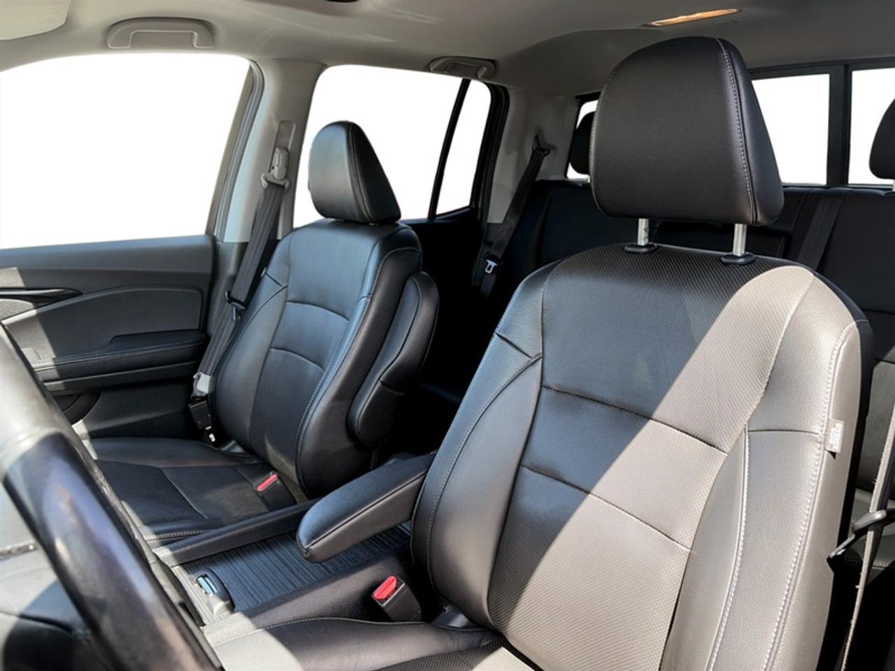 2017 Honda Ridgeline Touring  **22 SERVICE RECORDS** Photo