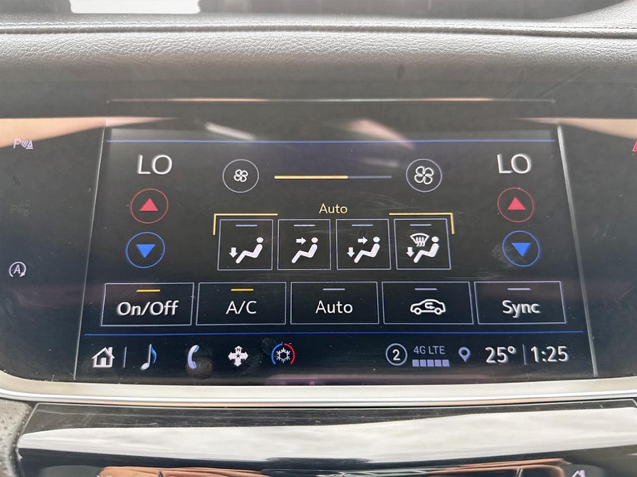 2022 Cadillac XT5 Luxury  **LOW MILEAGE** Photo