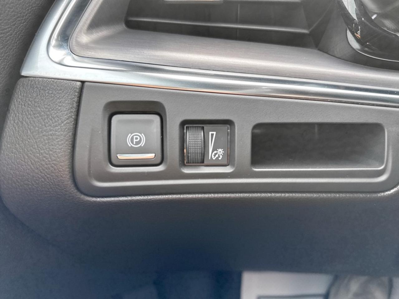 2022 Cadillac XT5 Luxury  **LOW MILEAGE** Photo
