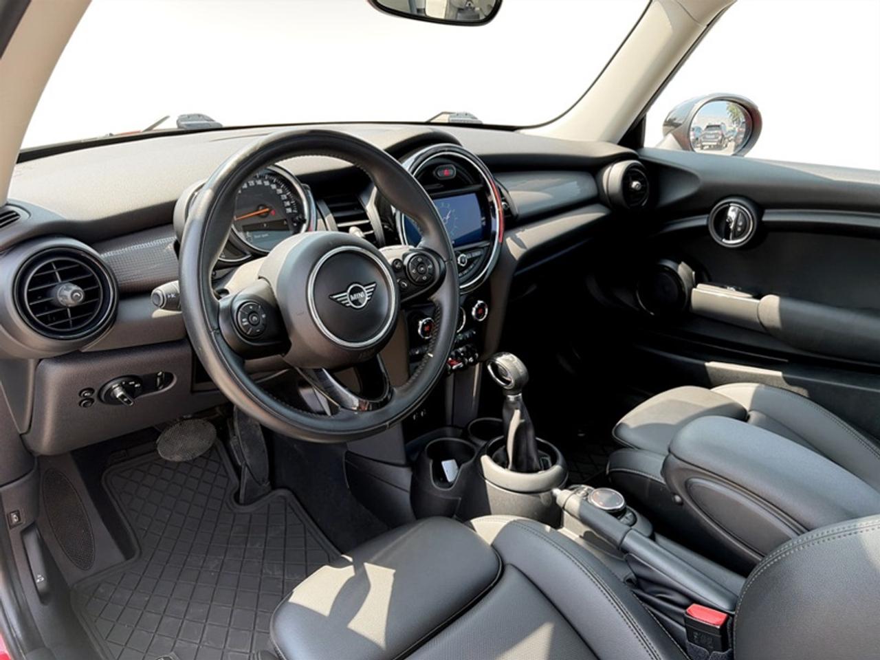 2019 MINI 3 Door 2-Door Hatchback  **CLEAN CARFAX** Photo