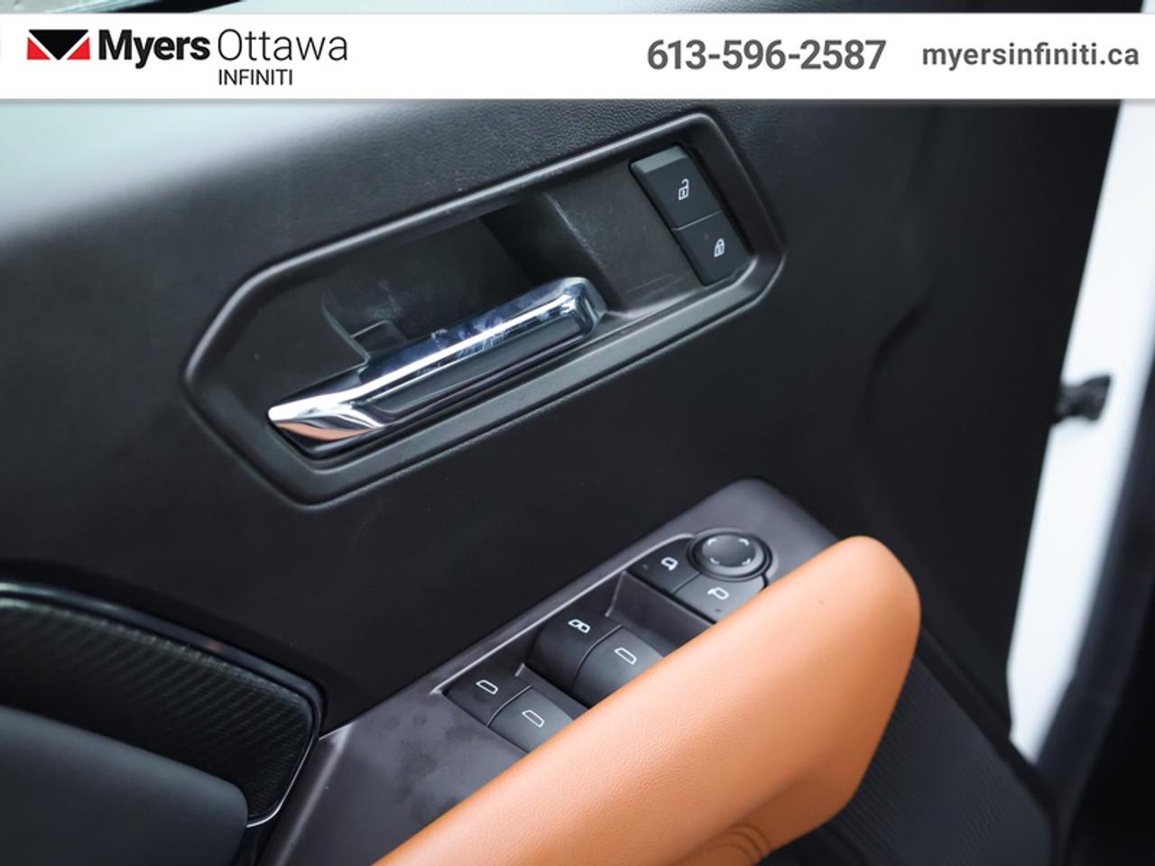 2024 GMC Canyon AT4  Tow Pkg, Remote Start, Heated Seats Photo