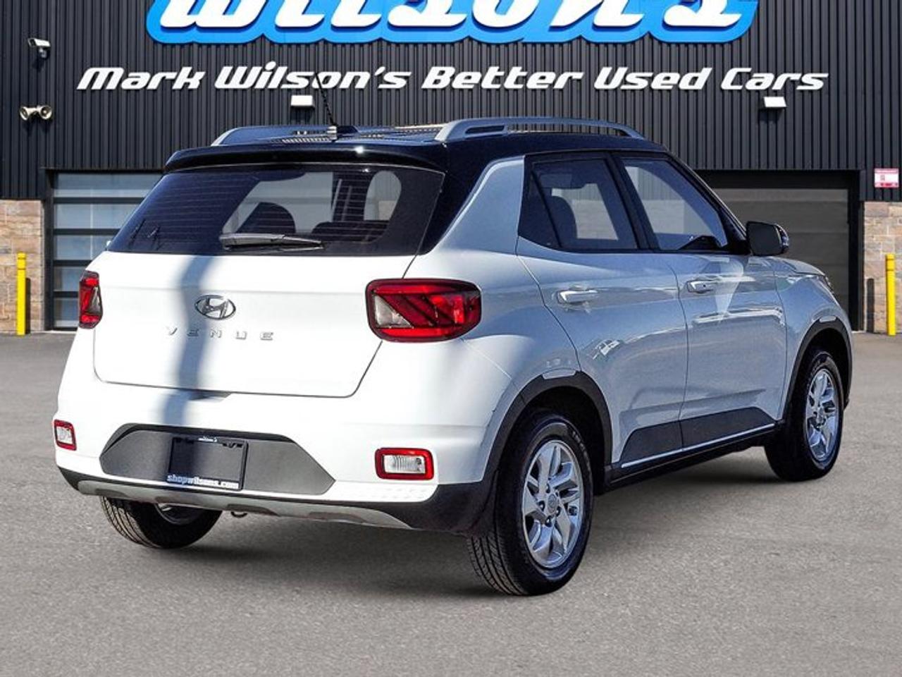 2023 Hyundai Venue Preferred Two-Tone | Heated Wheel + Seats | CarPlay + Android | Rear Camera | and More ! Photo