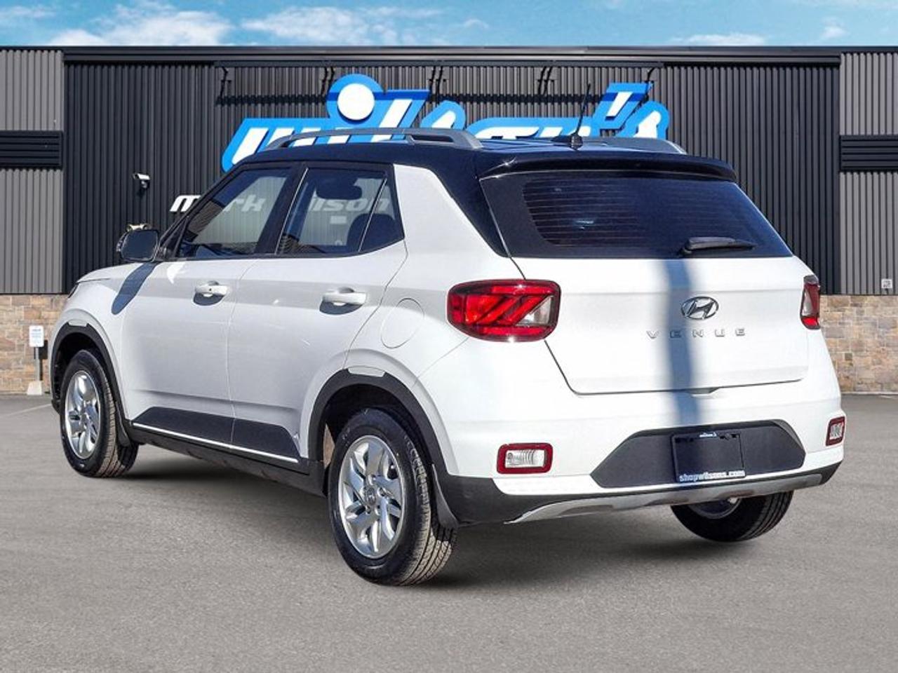 2023 Hyundai Venue Preferred Two-Tone | Heated Wheel + Seats | CarPlay + Android | Rear Camera | and More ! Photo