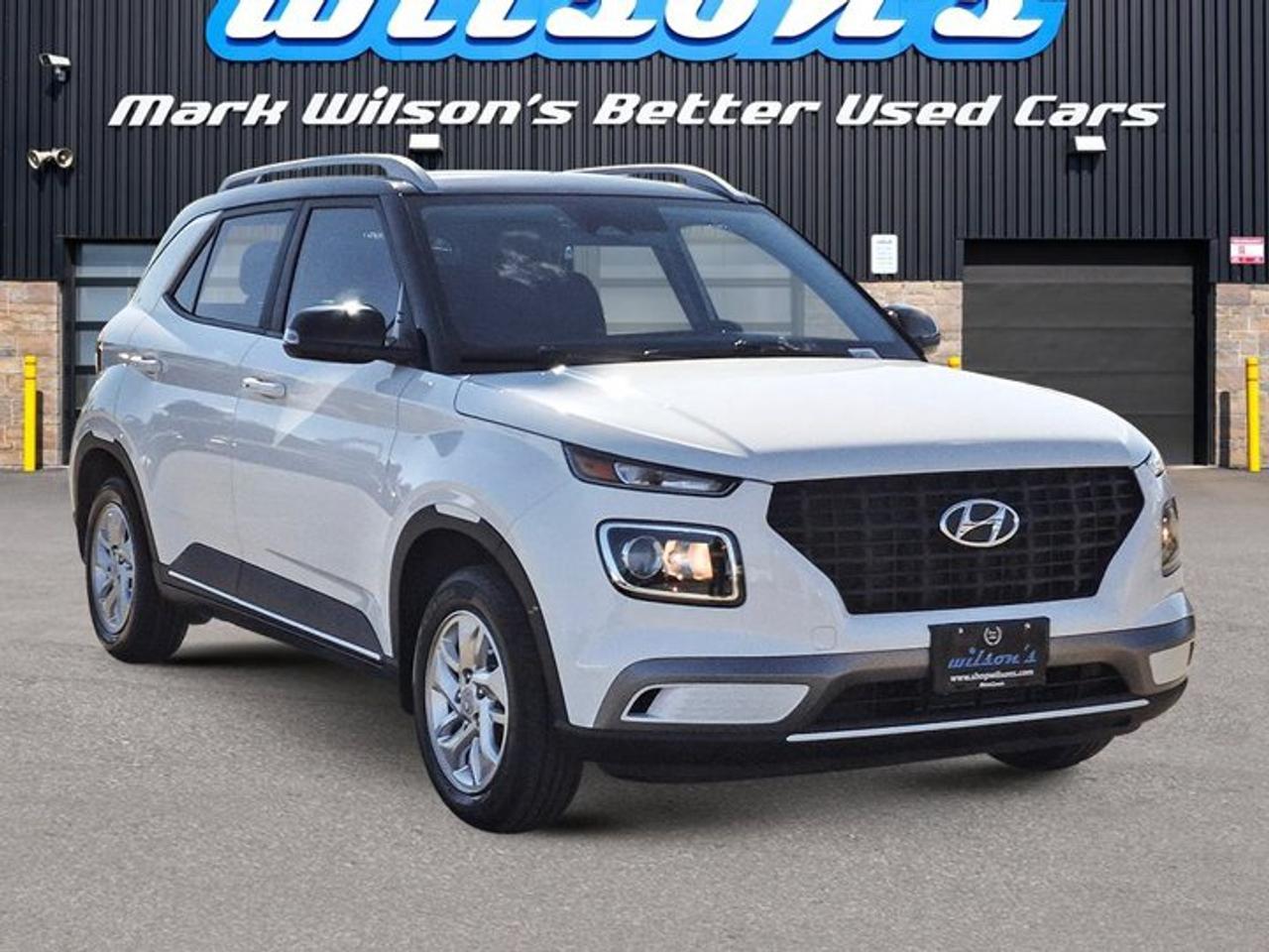 2023 Hyundai Venue Preferred Two-Tone | Heated Wheel + Seats | CarPlay + Android | Rear Camera | and More ! Photo