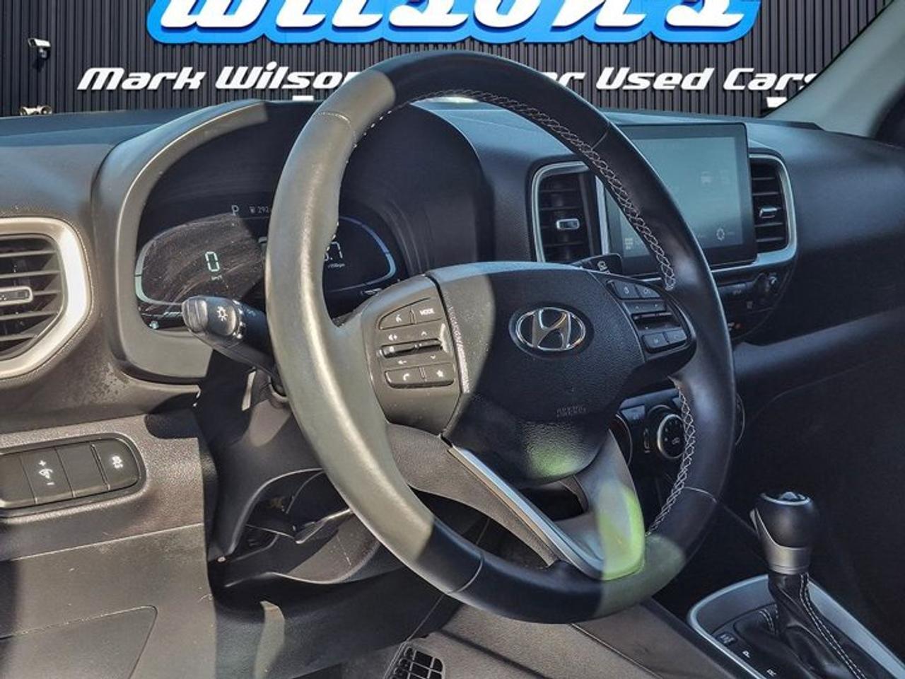 2023 Hyundai Venue Preferred Two-Tone | Heated Wheel + Seats | CarPlay + Android | Rear Camera | and More ! Photo