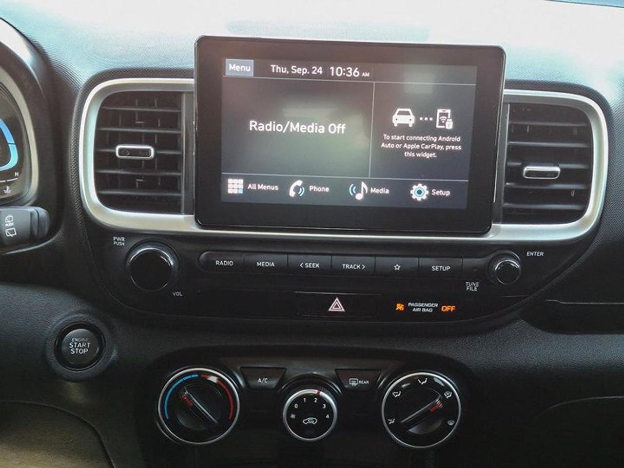 2023 Hyundai Venue Preferred Two-Tone | Heated Wheel + Seats | CarPlay + Android | Rear Camera | and More ! Photo