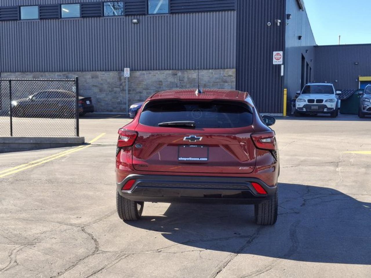 2024 Chevrolet Trax 1RS | Sunroof | Heated Seats + Steering | CarPlay | Remote Start | Blind Spot | Rear Cam | and More! Photo