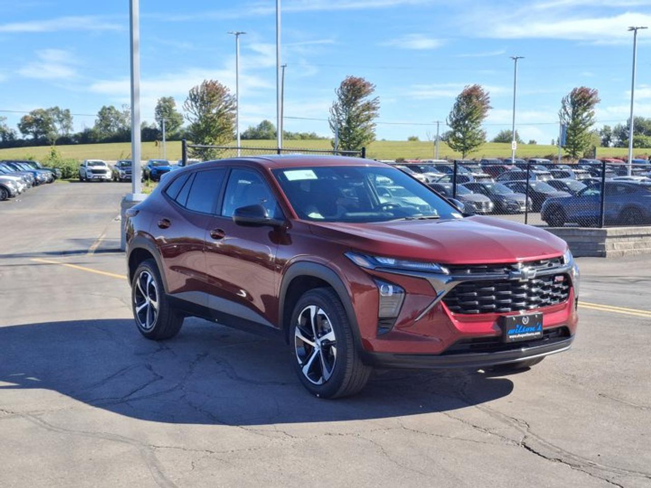 2024 Chevrolet Trax 1RS | Sunroof | Heated Seats + Steering | CarPlay | Remote Start | Blind Spot | Rear Cam | and More! Photo