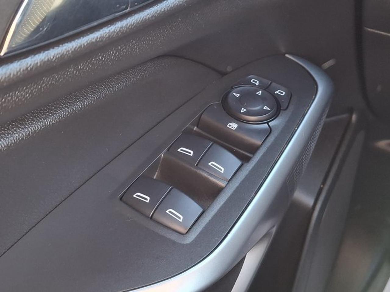 2024 Chevrolet Trax 1RS | Sunroof | Heated Seats + Steering | CarPlay | Remote Start | Blind Spot | Rear Cam | and More! Photo