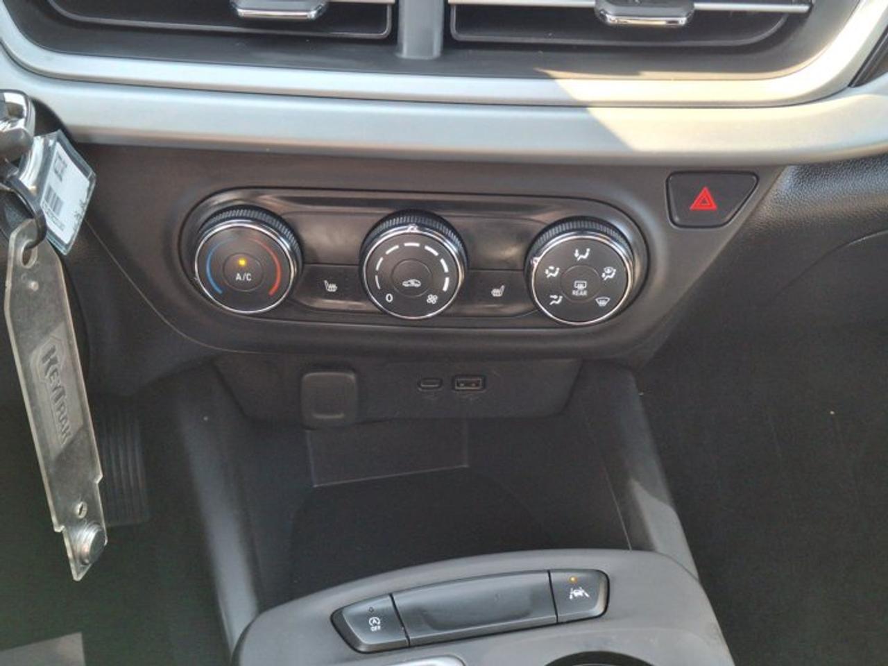 2024 Chevrolet Trax 1RS | Sunroof | Heated Seats + Steering | CarPlay | Remote Start | Blind Spot | Rear Cam | and More! Photo