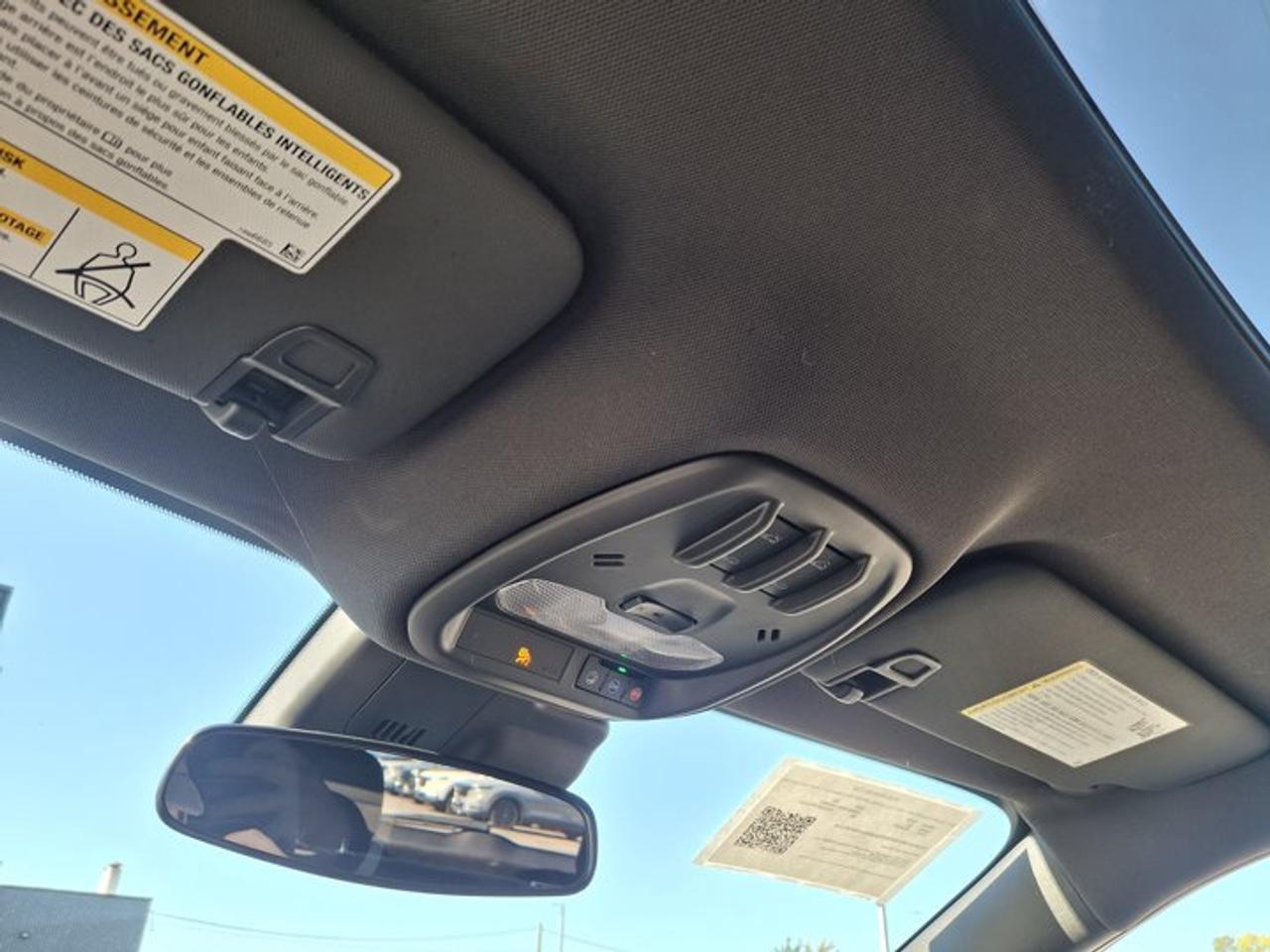 2024 Chevrolet Trax 1RS | Sunroof | Heated Seats + Steering | CarPlay | Remote Start | Blind Spot | Rear Cam | and More! Photo